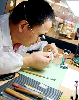 本杰明·托马斯-北京诺莫斯维修服务中心制表师